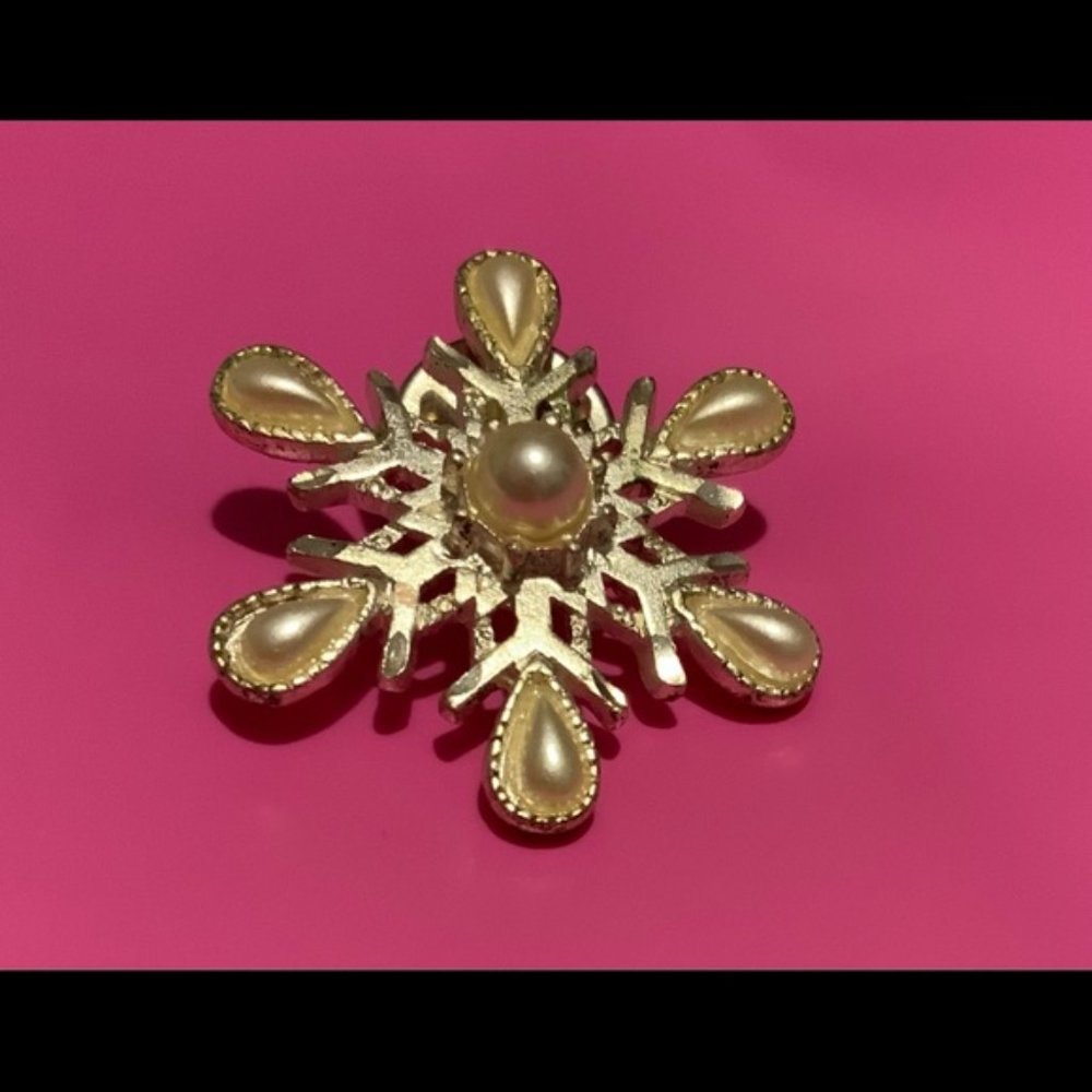 Vintage Pin - Picture 2 of 5